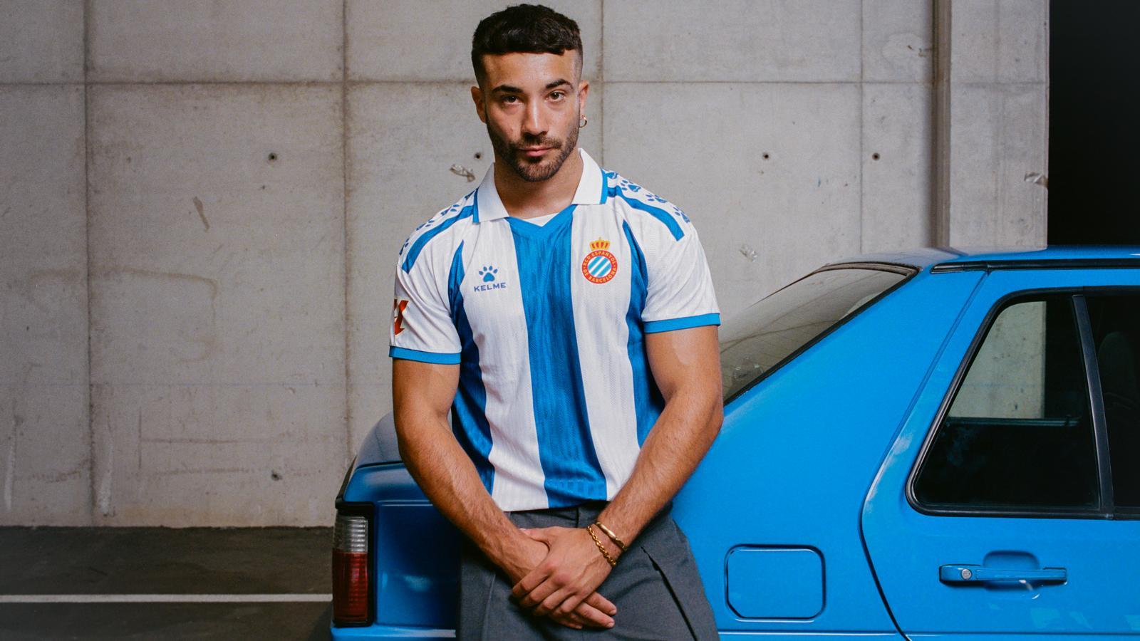 Jugador jove celebrant un gol